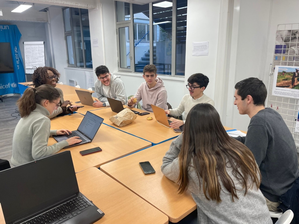 La Commission Nationale Jeunesse : Trois jours de rencontre à Paris
